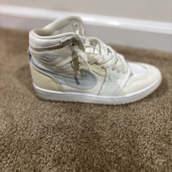 Women's Air Jordan 1 High - Picture 2 of 3